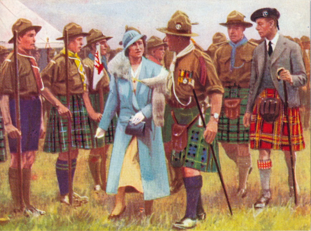 Kong George VI og dronning Elizabeth inspiserer speidere ved Portree, på Isle of Skye c1935 av Unbekannt