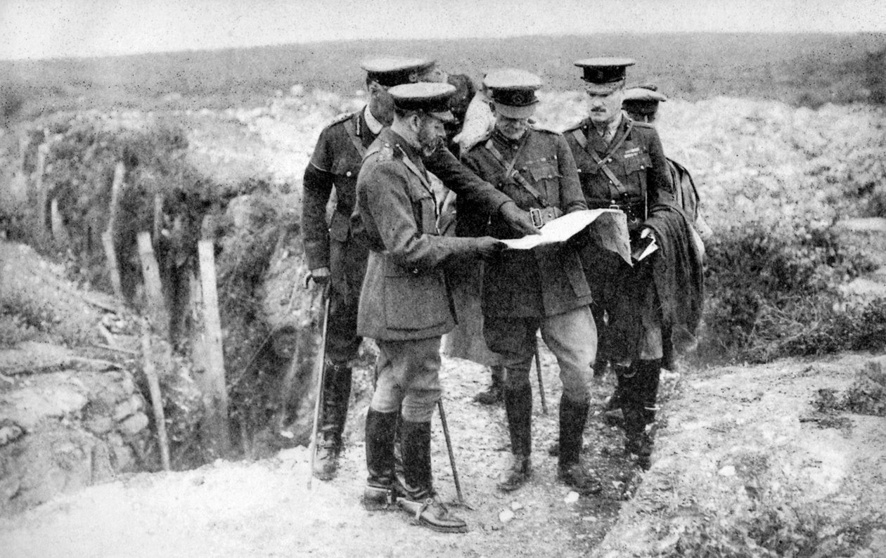 Kong George V 1865-1936 ved St Georges Hill, nær Fricourt, 10. august 1916, 1936 av Unbekannt