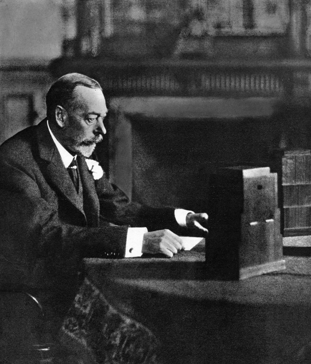 Kong George V kringkaster til imperiet 1. juledag, Sandringham, 1935 av Unbekannt