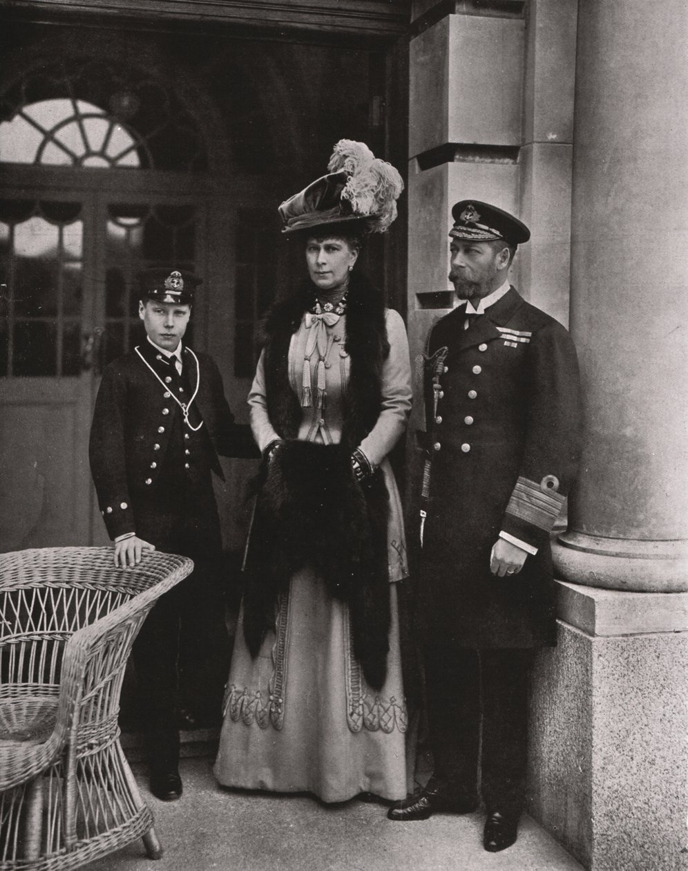 Kong George og dronning Mary med sønnen prins Edward, mai 1910. av Unbekannt