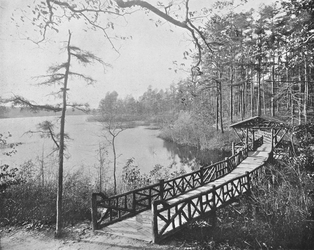 Kissing Bridge, Lakewood, New Jersey, USA, c1900. av Unbekannt