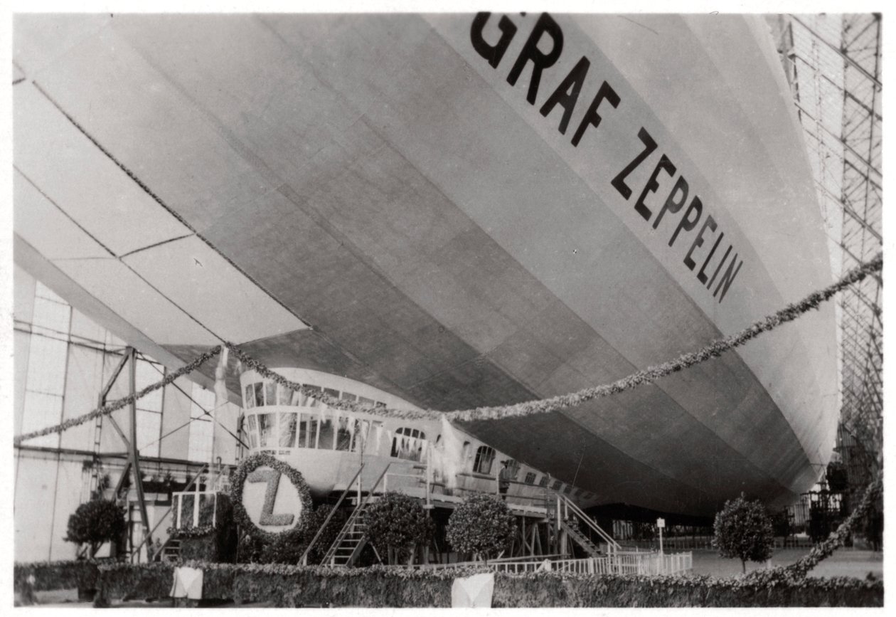 Lanseringsseremoni for Zeppelin LZ127 Graf Zeppelin, Friedrichshafen, Tyskland, 9. juli 1928 1933 av Unbekannt