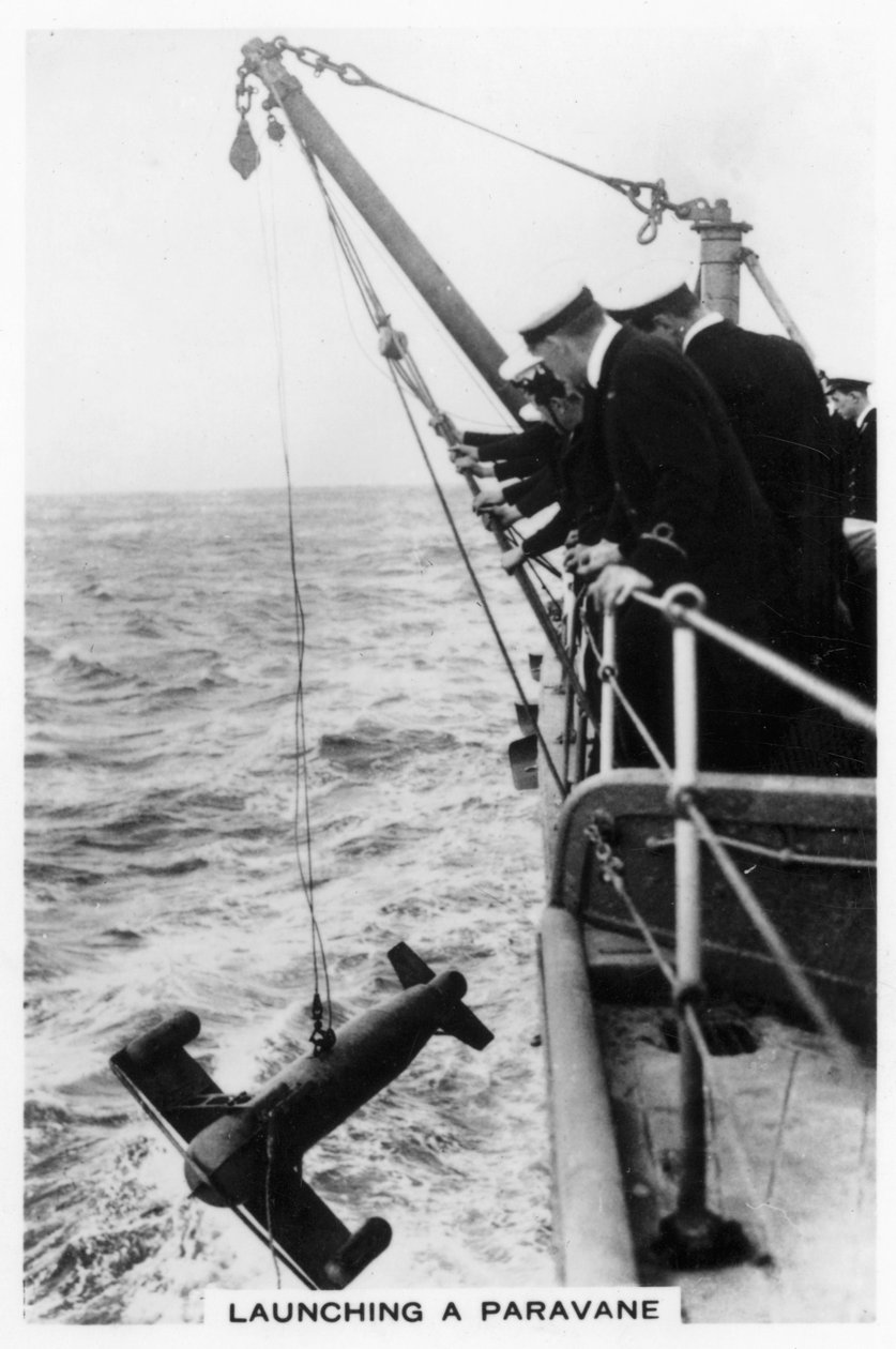 Lansering av en paravane fra slagskipet HMS Rodney, 1937 av Unbekannt