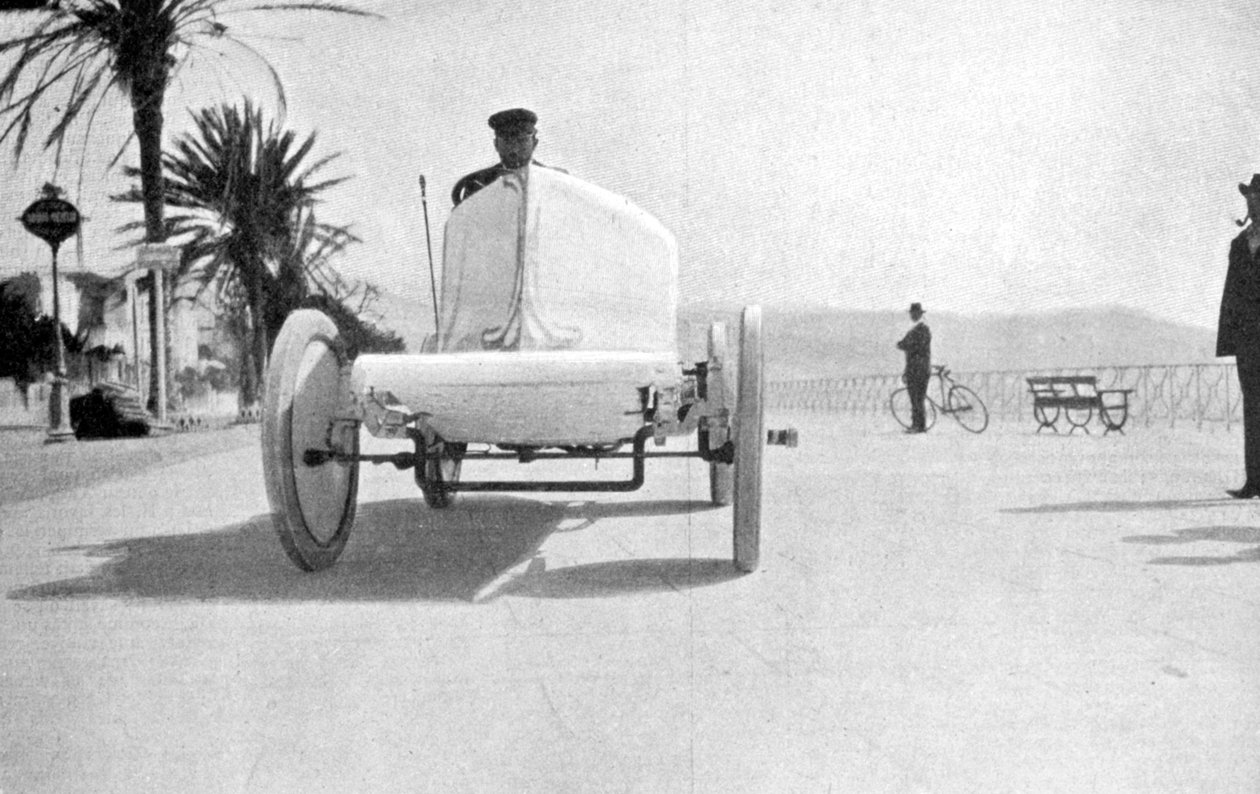 Leon Serpollet i sin Gardner-Serpollet dampbil, Nice, 1903 av Unbekannt