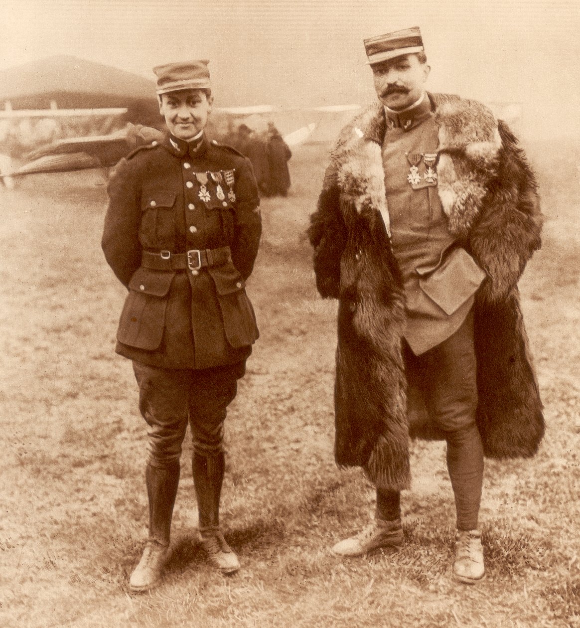 Løytnant Georges Guynemer og kaptein Felix Brocard, franske jagerpiloter, 5. februar 1916 av Unbekannt
