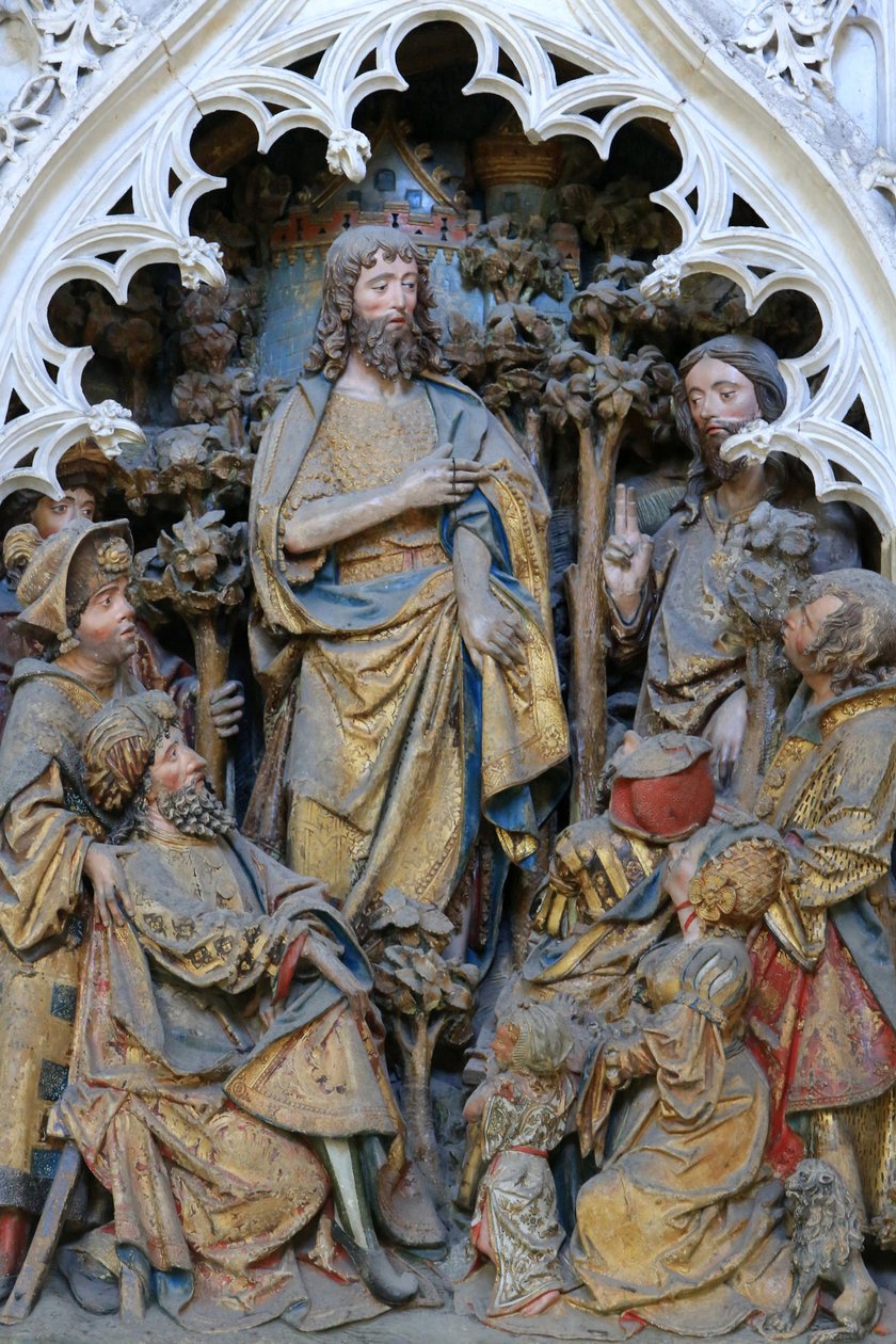 Livet til døperen Johannes: ""St. Døperen Johannes viser Guds ring."" Høyrelieff av nordenden av Nordkoret (1531). Amiens katedral, Amiens, Frankrike av Unbekannt