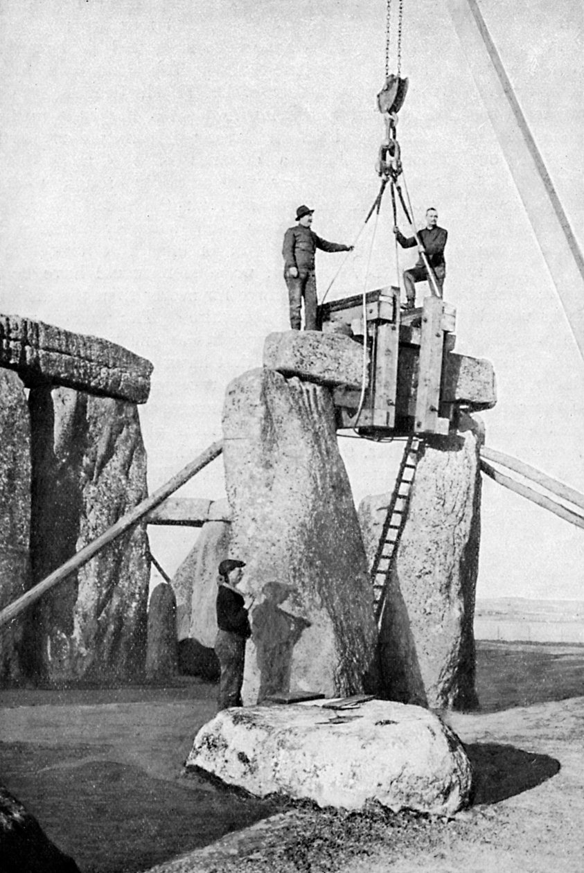 Løfting av en pålegg ved Stonehenge, 1901, c1920 av Unbekannt