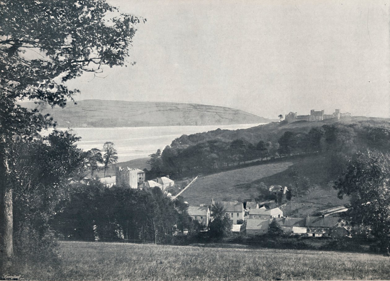 Llanstephan - The Village and the Castle-Crowned Hill, 1895 av Unbekannt