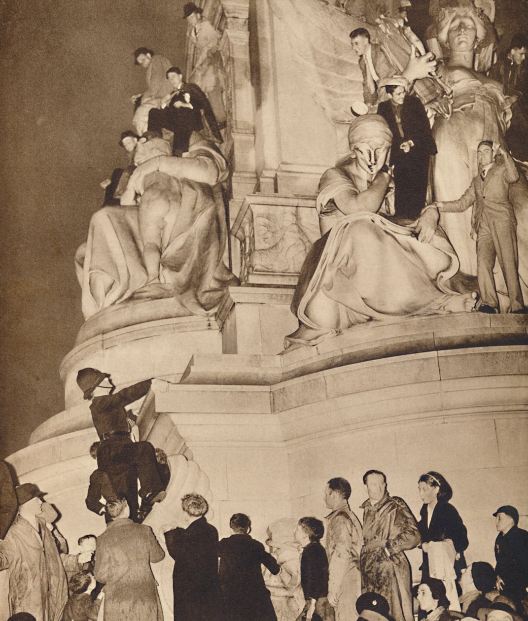 London-tribunen, 1937 av Unbekannt