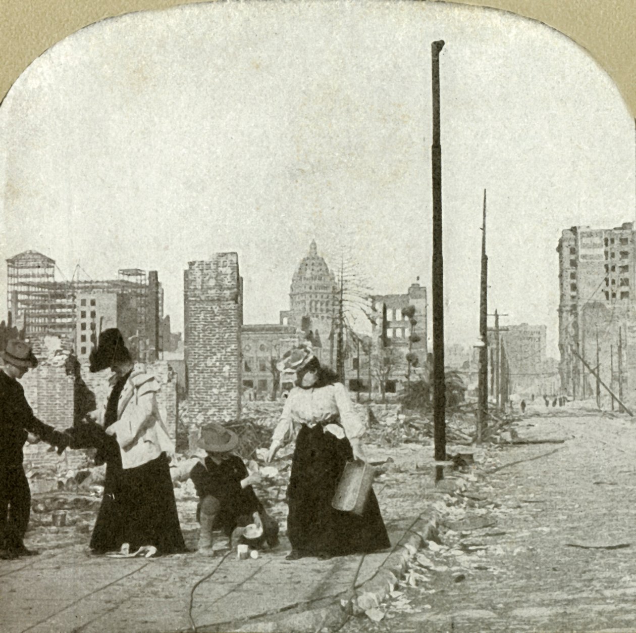 Ser østover fra hjørnet Ellis og Jones - Høy bygning, The San Francisco Call, 1906. av Unbekannt