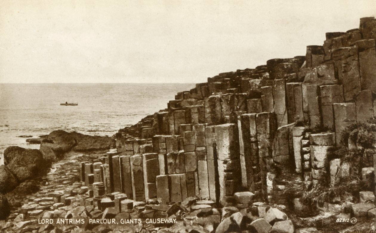 Lord Antrims Parlour, Giants Causeway, slutten av 1800-begynnelsen av 1900-tallet. av Unbekannt