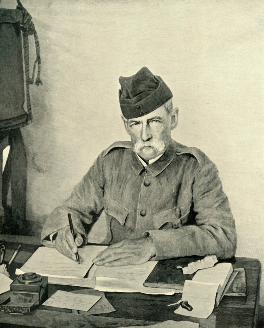 Lord Roberts Writing in his Tent, c1900, 1901. av Unbekannt