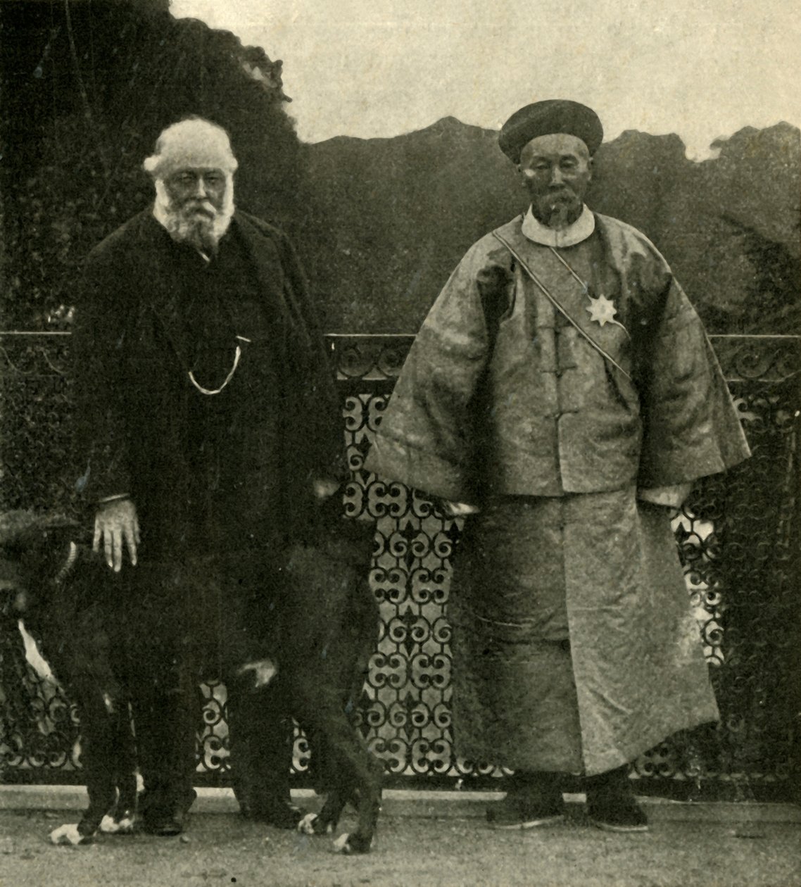 Lord Salisbury og Li Hung Chang, 1901. av Unbekannt