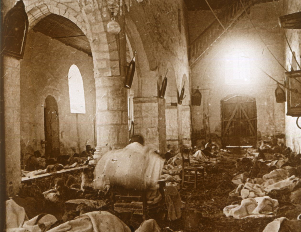 Provisorisk sykehus i en kirke, Marne, Nord-Frankrike, 1914 av Unbekannt