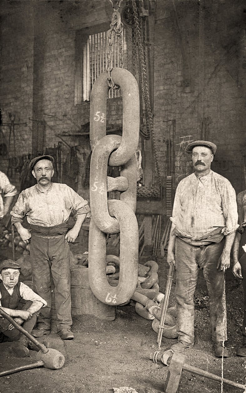 Lage Titanics ankerkjetting ved Hingley & Sons, ca. 1909 (bilde) av Unbekannt