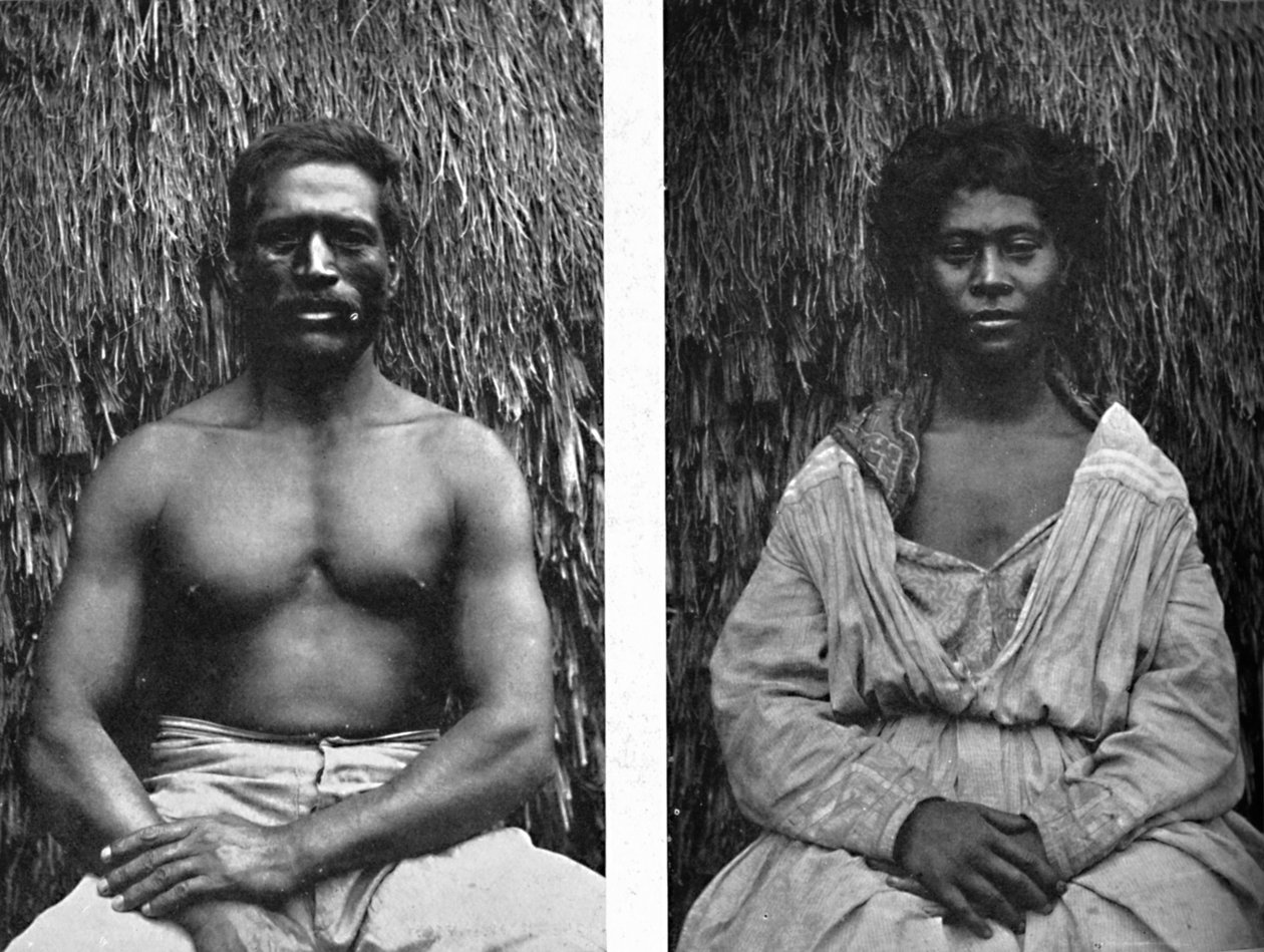 Mannlige og kvinnelige Hawaiianere i full ansikt, 1902 av Unbekannt