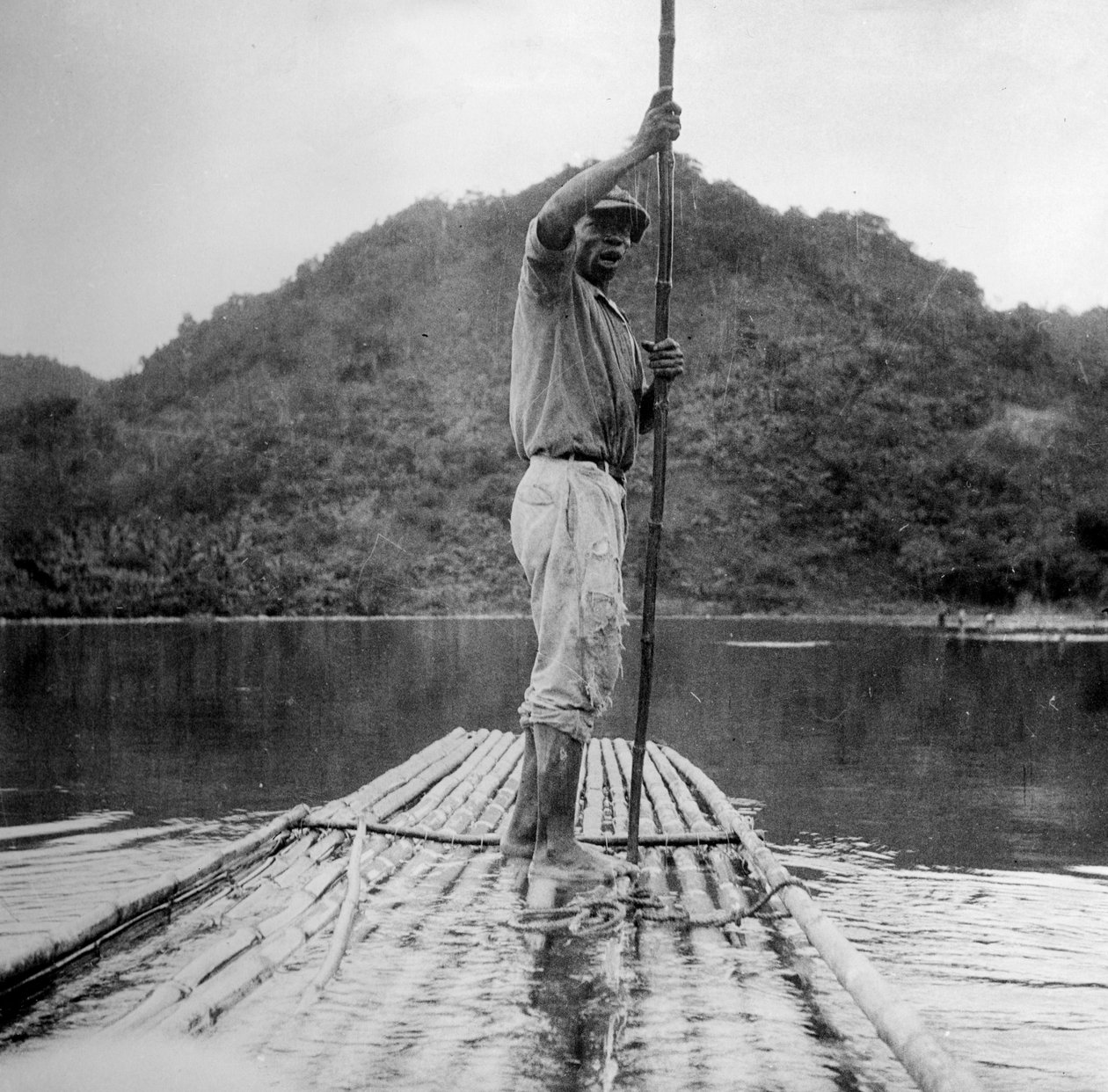 Mann på en flåte, Kingston, Jamaica, 1931 av Unbekannt
