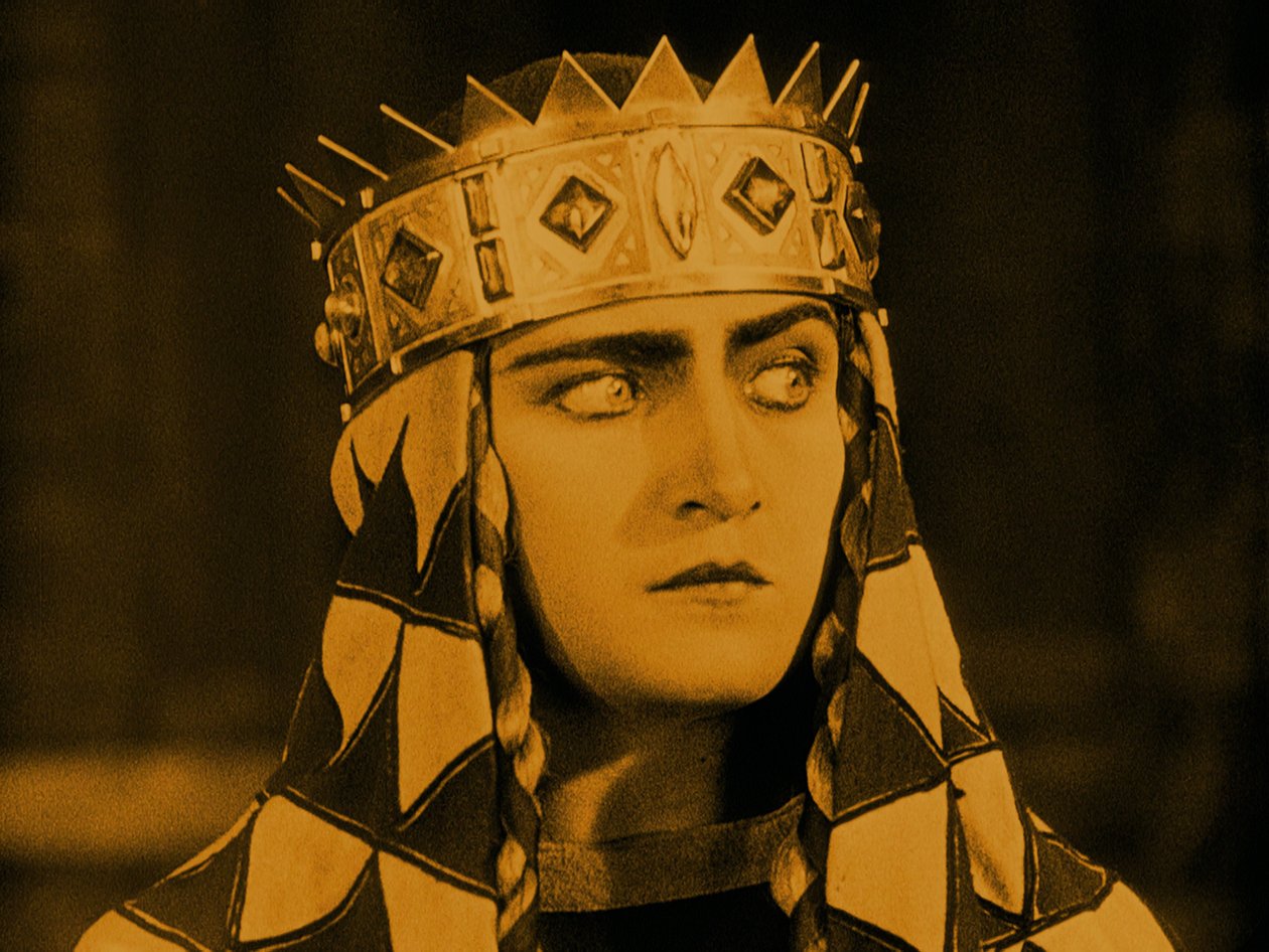 Margarete Schön som Kriemhild i filmen Die Nibelungen: Kriemhilds Revenge av Fritz Lang, 1924. av Unbekannt