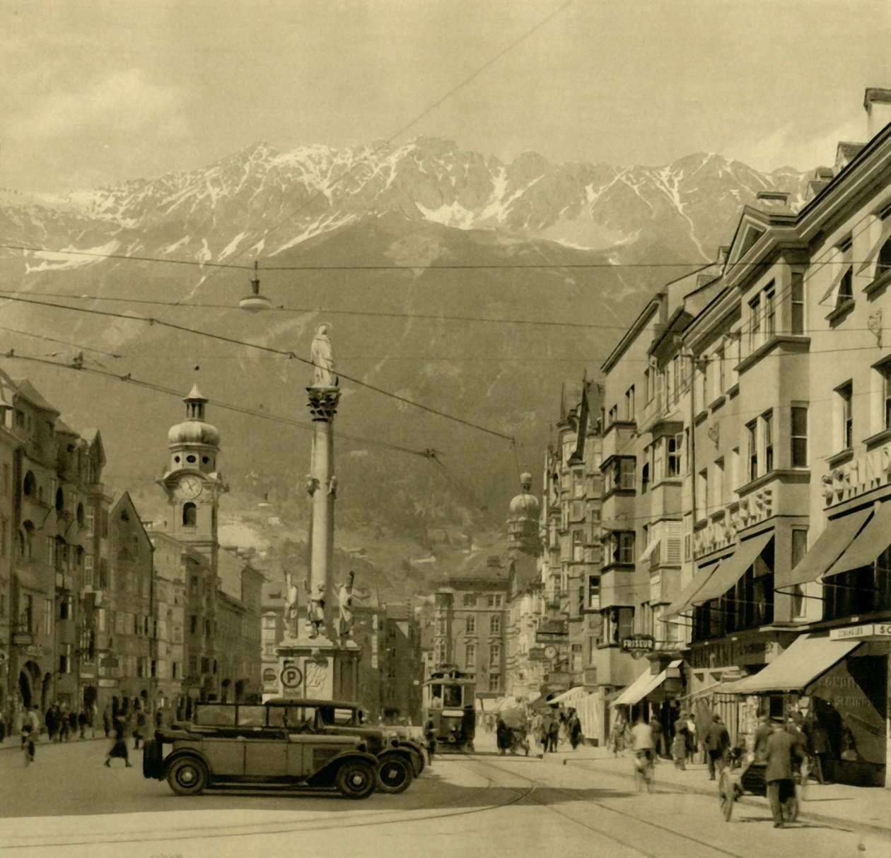 Maria-Theresien-Strasse, Innsbruck, Tyrol, Østerrike, c1935. av Unbekannt