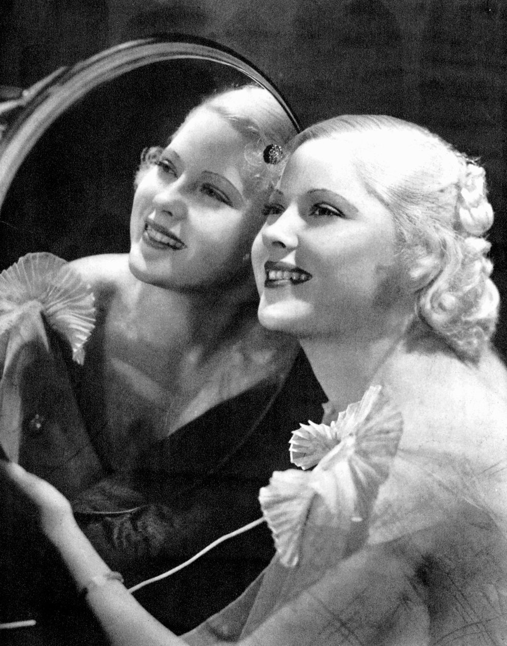 Mary Carlisle , amerikansk skuespiller og sanger, 1934-1935 av Unbekannt