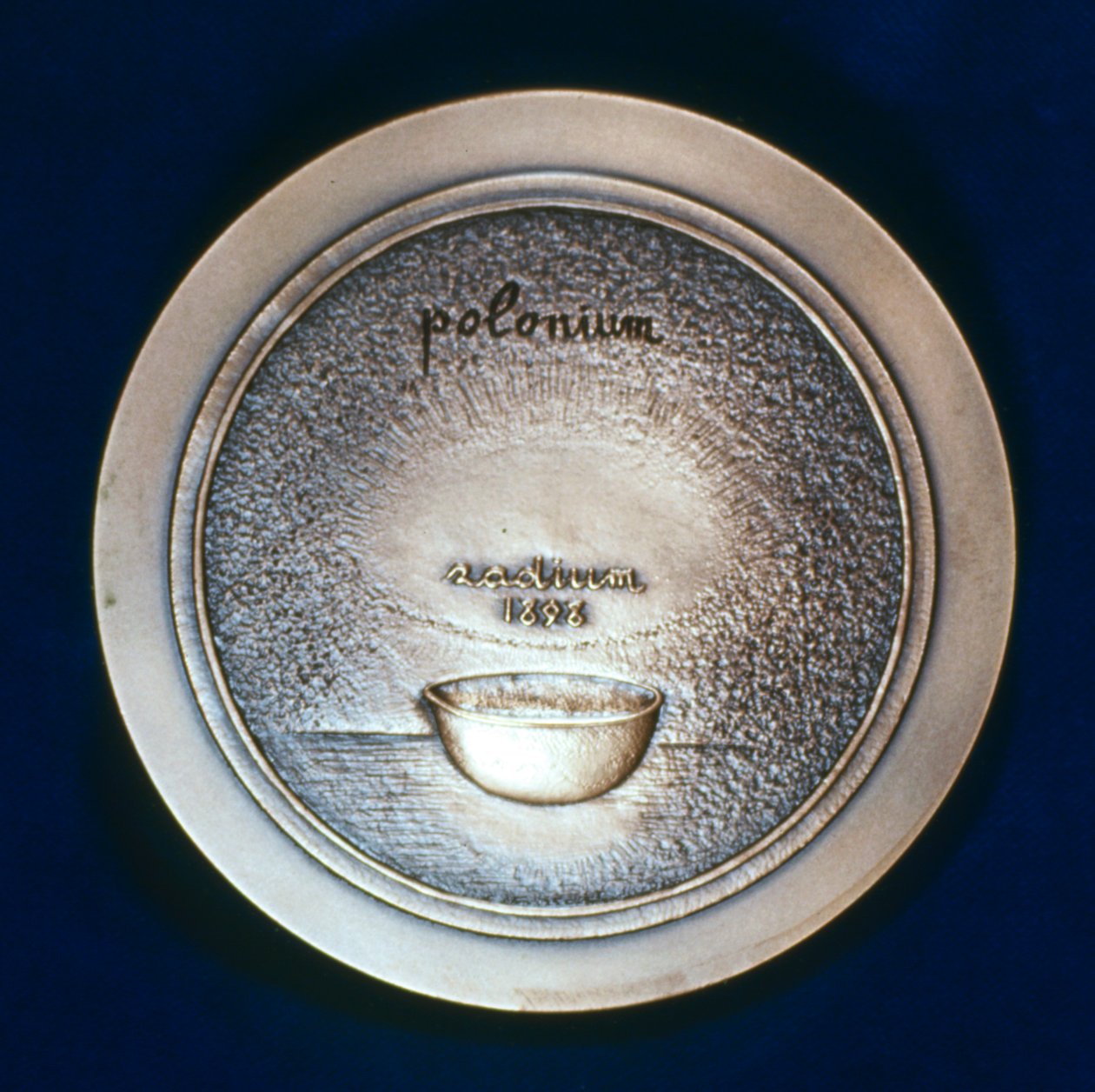 Medalje til minne om Marie Sklodowska Curie, polskfødt fransk fysiker, 1967 av Unbekannt