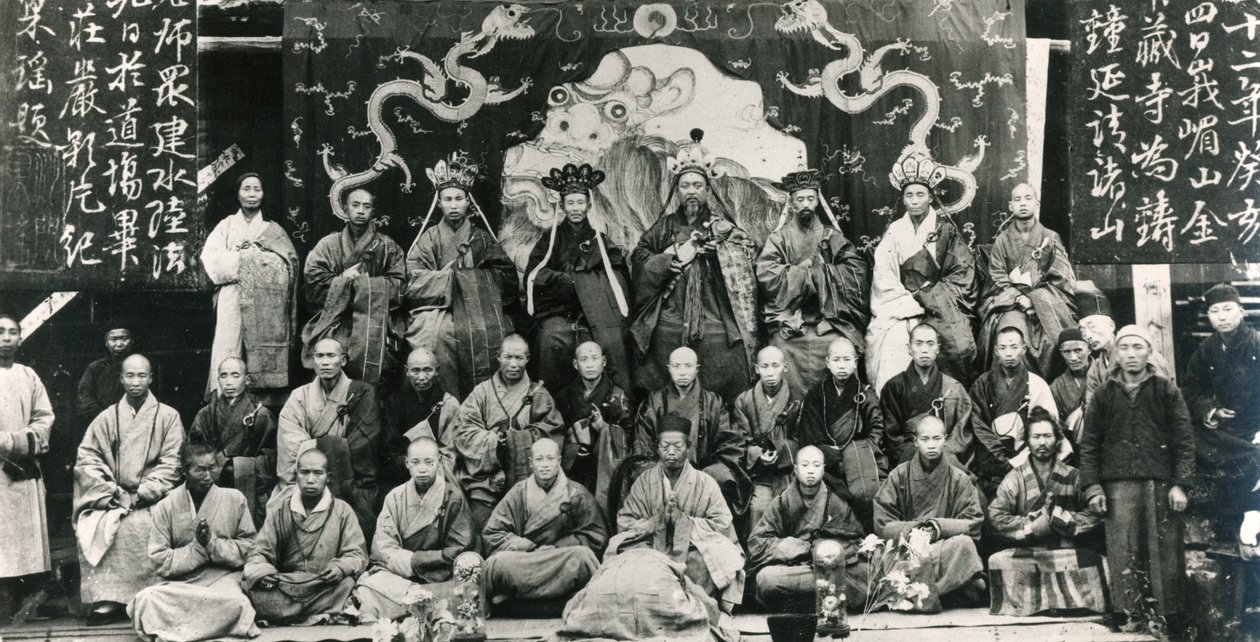 Møte med buddhistiske klosteroverordnede i Kina, slutten av det nittende århundre (s/hvitt-bilde) av Unbekannt