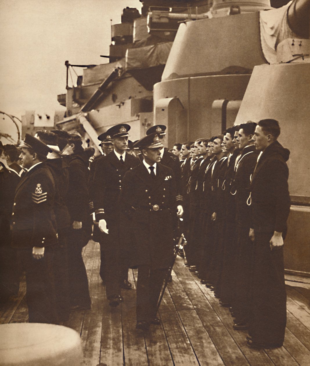 Menn fra H.M.S. Royal Oak, 1937 av Unbekannt