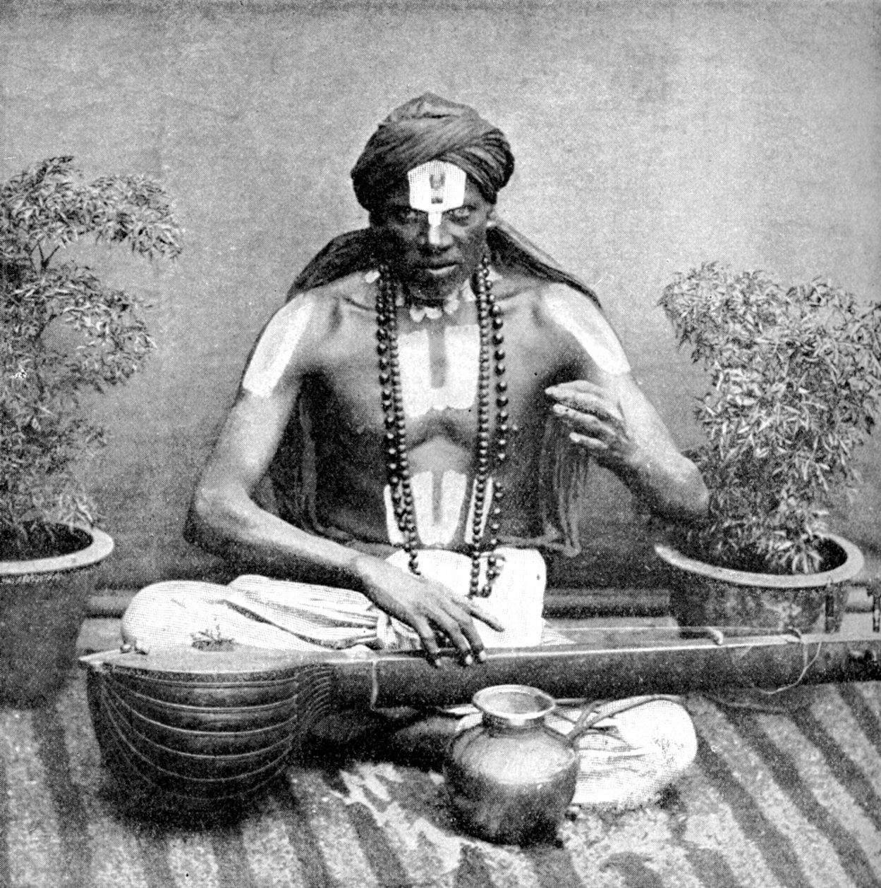 Mendicancy adoptert i navnet Vishnu, India, 1922 av Unbekannt