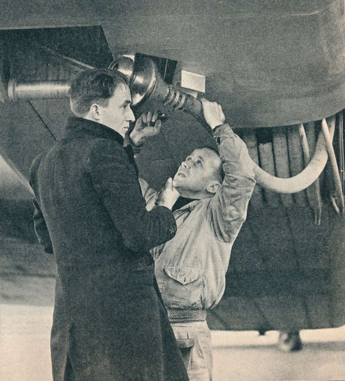 Metode for å fylle drivstoff på fly utviklet av Sir Alan Cobham, c1936 c1937 av Unbekannt