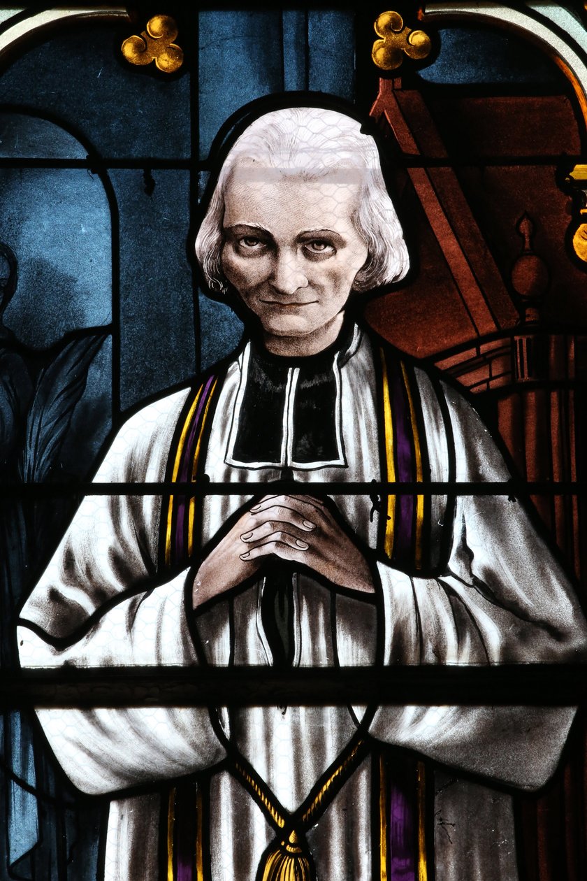 Mezilles kirke. Glassmaleri. Saint John Mary Vianney. Cure of Ars. Frankrike - Abbe Jean Marie Vianney (Vianey, Viannay, Wien), kjent som Cure d'Ars (1786-1859). av Unbekannt