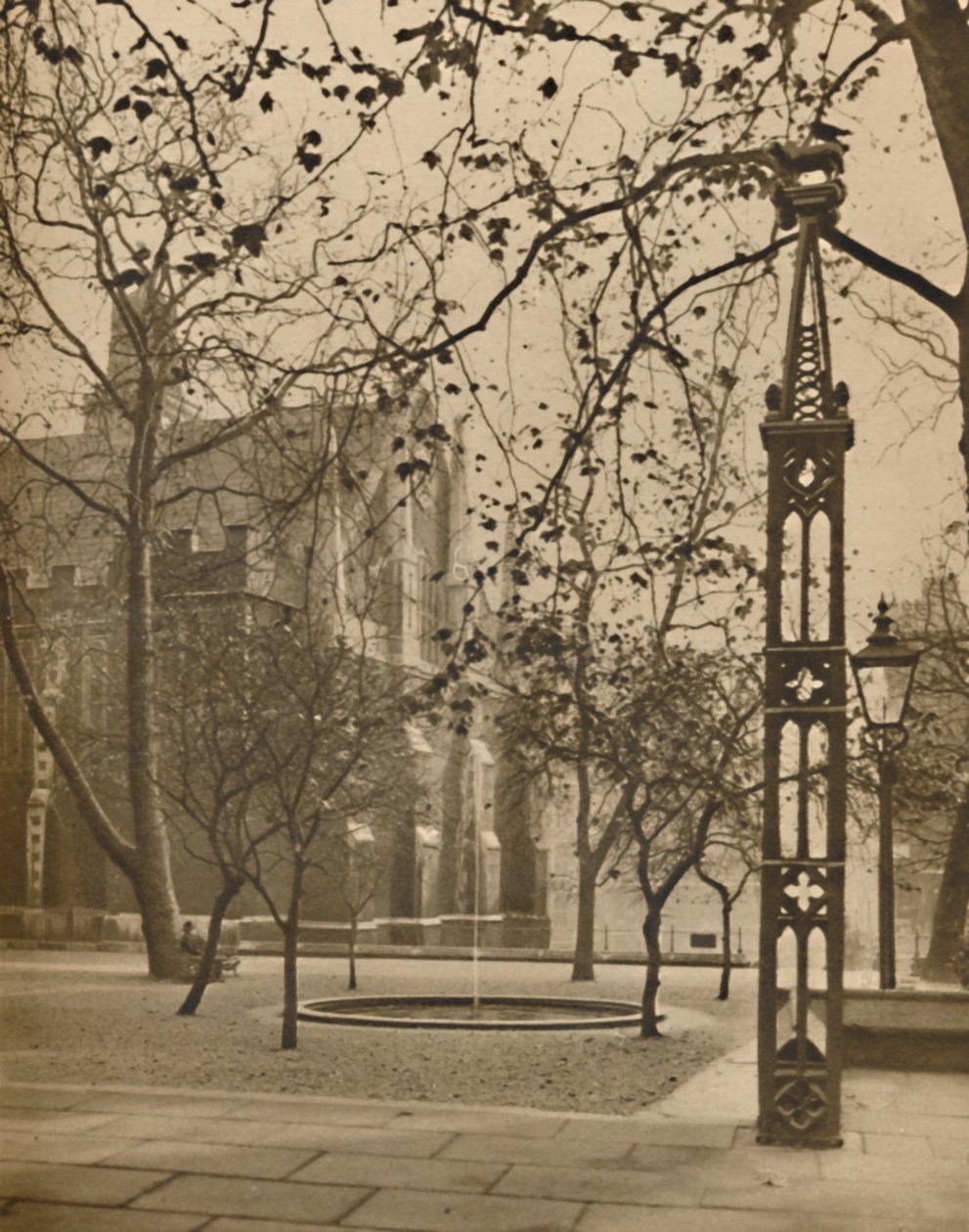 Middle Temple Hall and the Quietude of Fountain Court, c1935. av Unbekannt