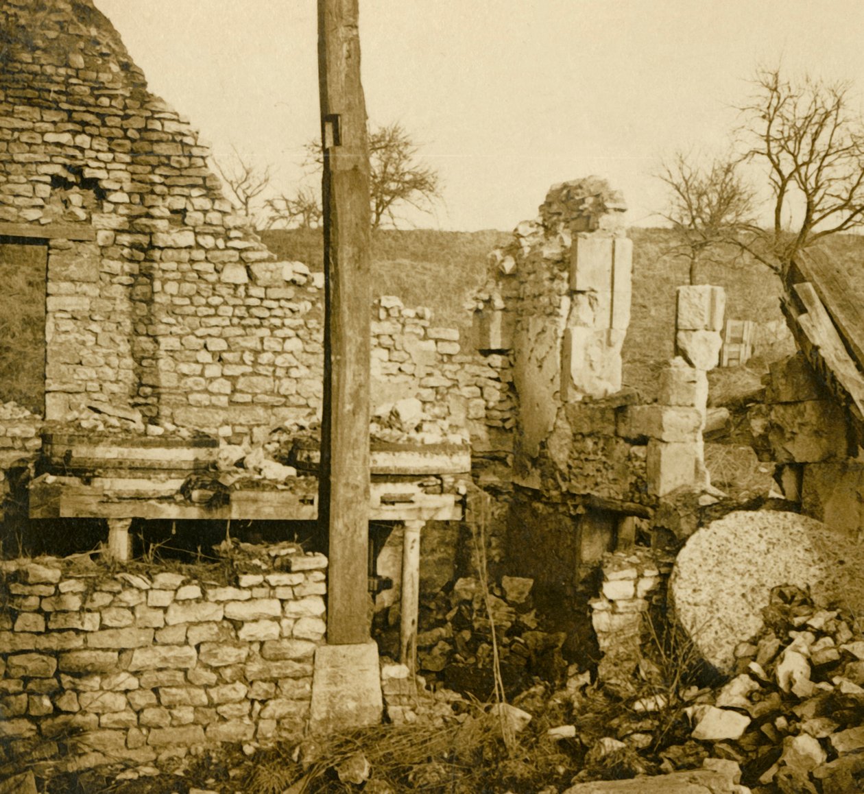 Mølle ved Les Éparges, Nord-Frankrike, c1914-c1918. av Unbekannt