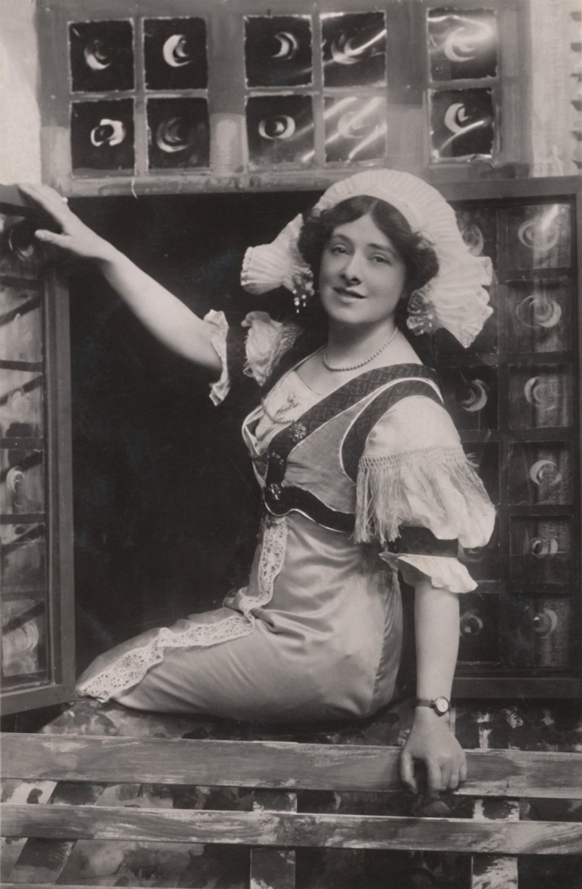 Frøken Isabel Jay, 1879-1927, som Christine i Dear Little Denmark., c1909. av Unbekannt