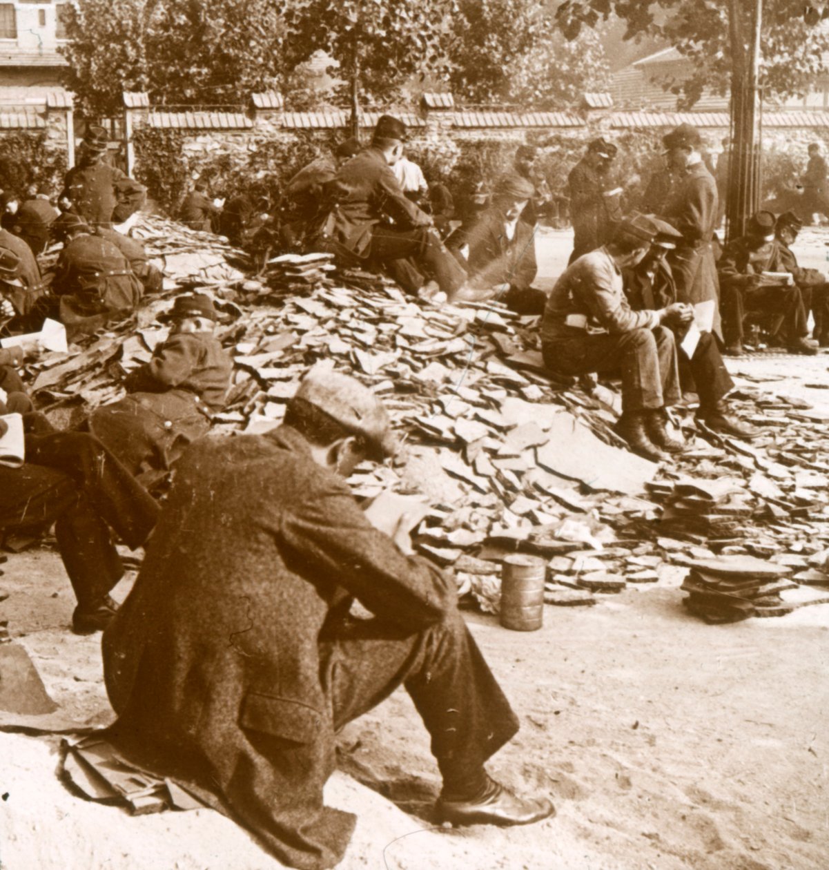 Mobilisering, Paris brakker, c1914 av Unbekannt