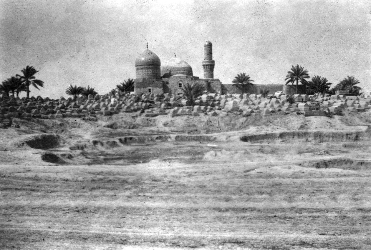 Moske og kirkegård nær Bagdad, 1918 av Unbekannt