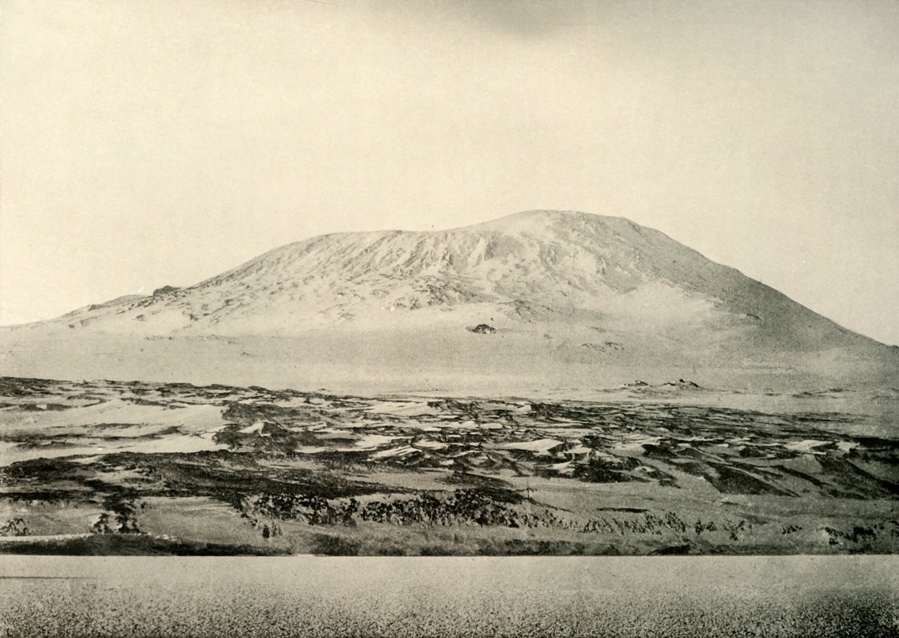 Mount Erebus...Det gamle krateret til venstre, c1908, 1909. av Unbekannt