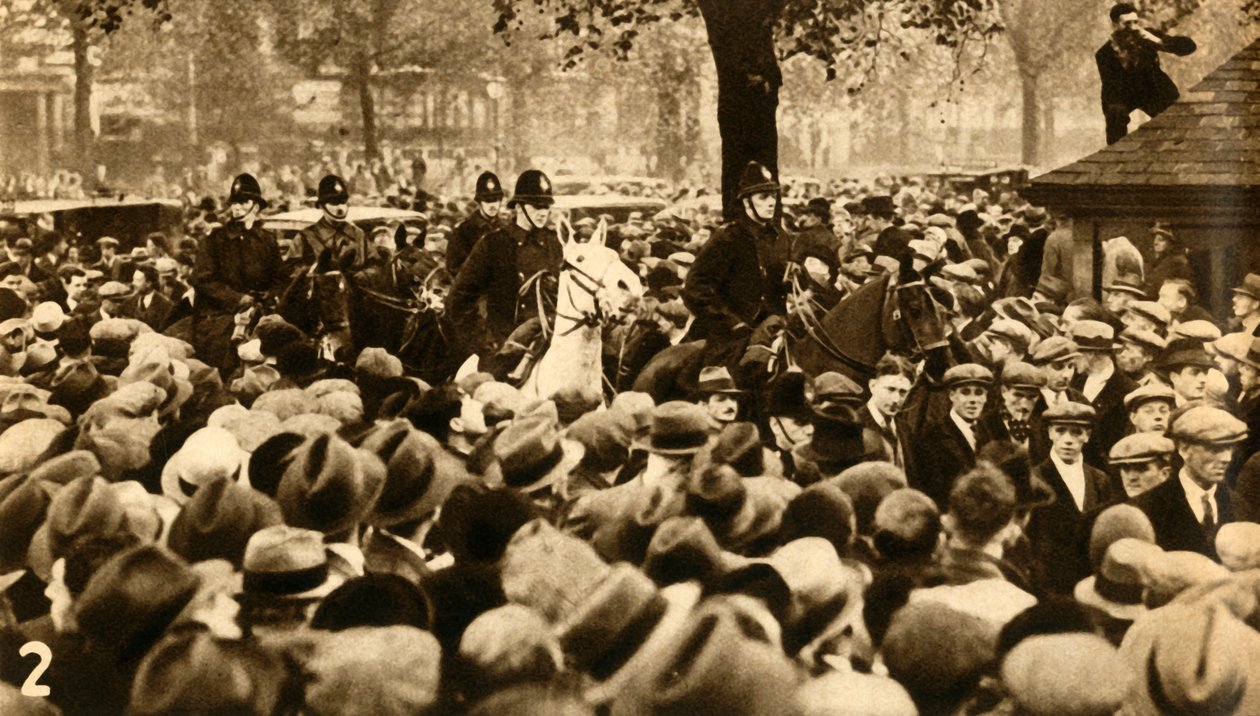 Montert politi og marsjerende, middelprøveprotester, Hyde Park, London, 1932, 1933. av Unbekannt