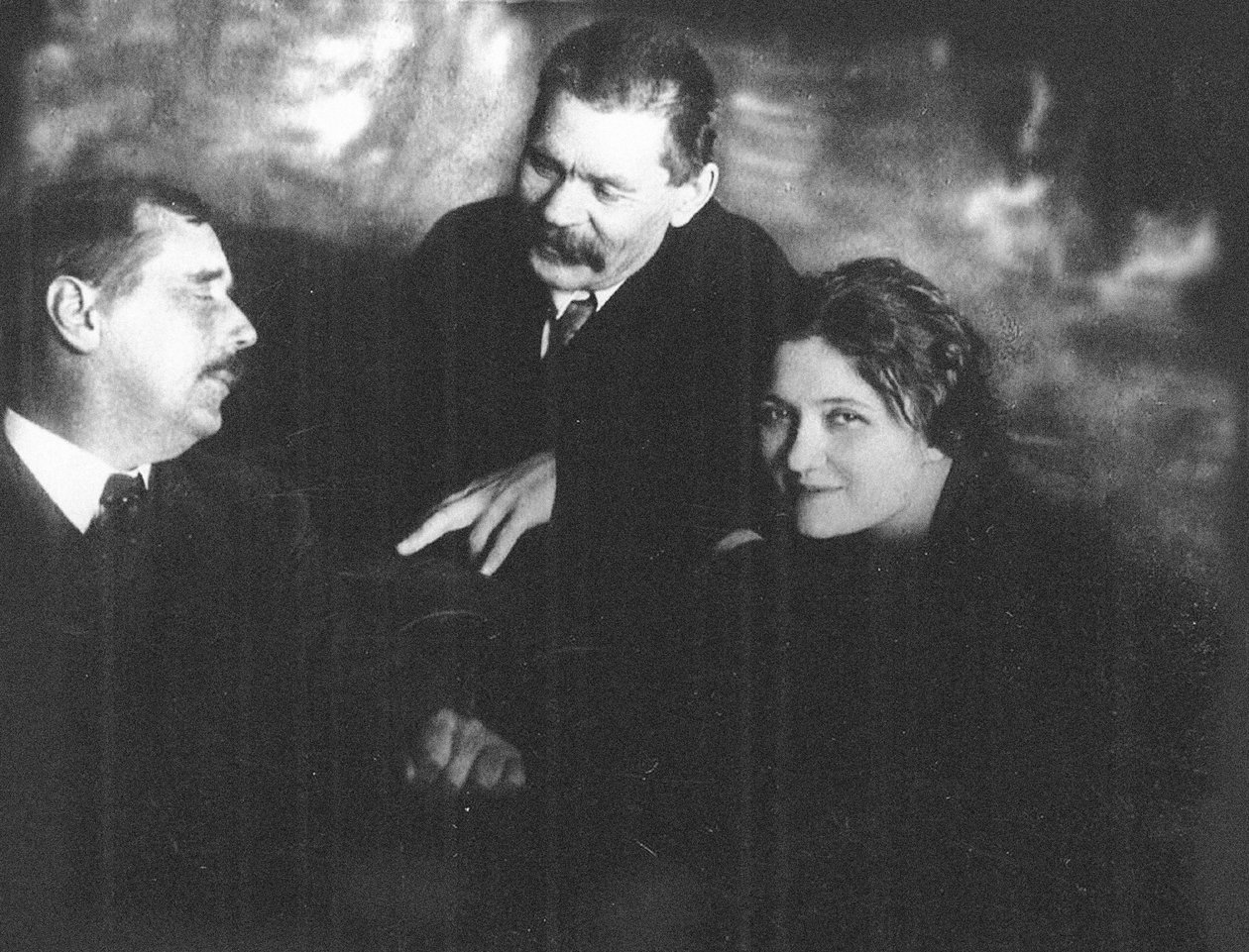 Moura Budberg med Herbert George Wells og Maxim Gorky i Petrograd, 1920 av Unbekannt