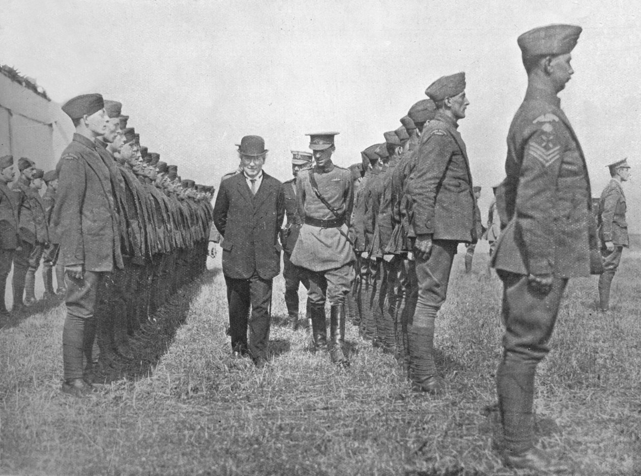 Mr. Asquith inspiserer Royal Flying Corps, 1915 av Unbekannt