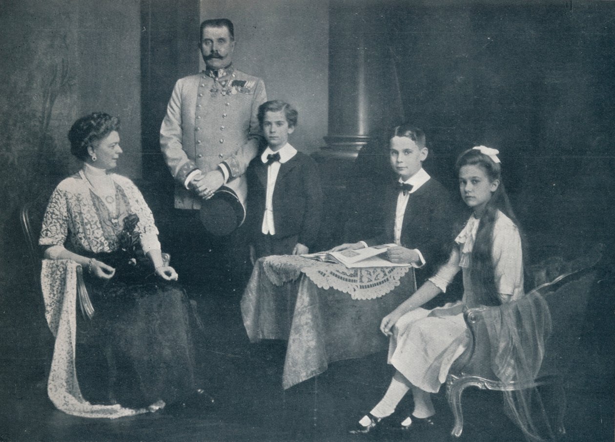 Myrdet erkehertug Francis Ferdinand med sin kone og barn, c1910 av Unbekannt