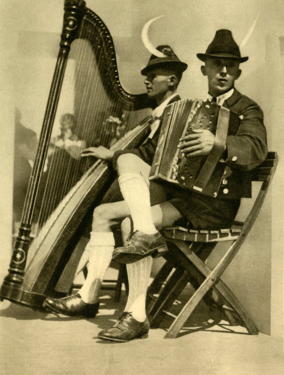 Musikere, Tyrol, Østerrike, c1935. av Unbekannt