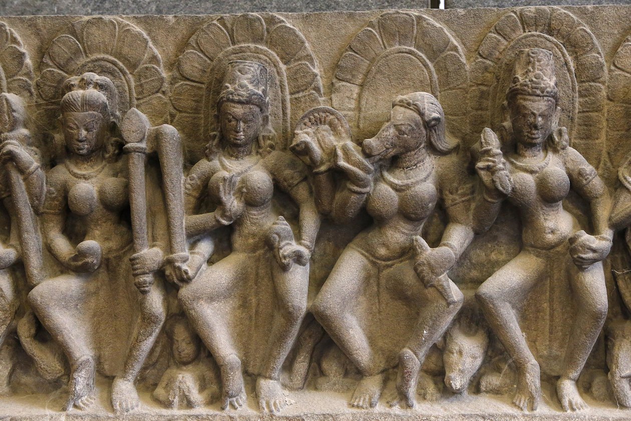 Nasjonalmuseet i India, Delhi. Saptamatrikas (syv guddommelige mødre). Pratihara av Unbekannt