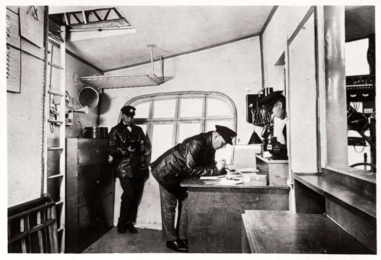 Navigasjonsrom, Zeppelin LZ 127 Graf Zeppelin, 1933 av Unbekannt