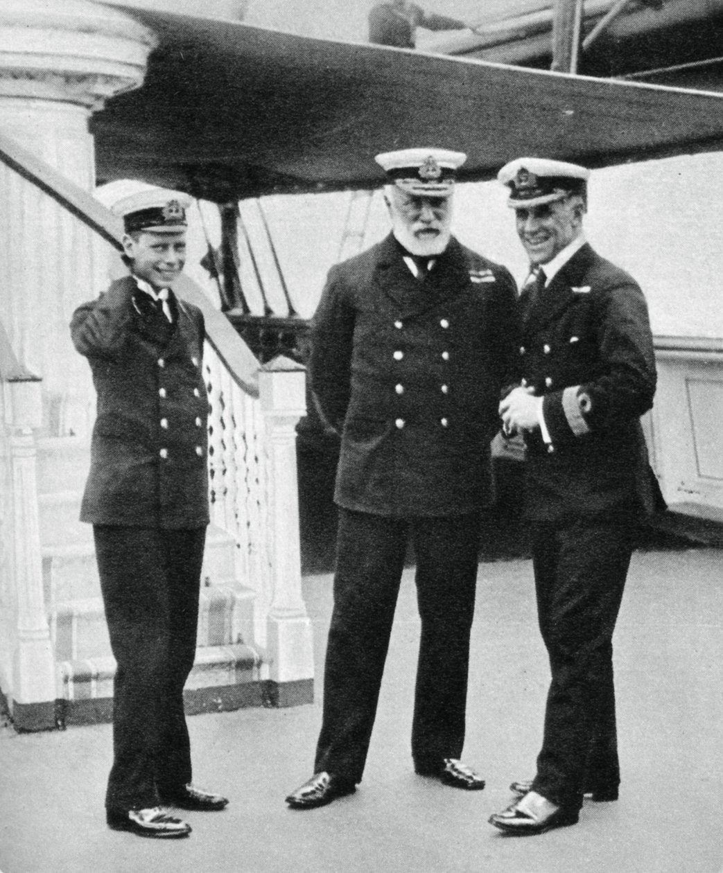 Marinekadett Prince Albert med admiral Sir Lewis Beaumont, 1912 av Unbekannt