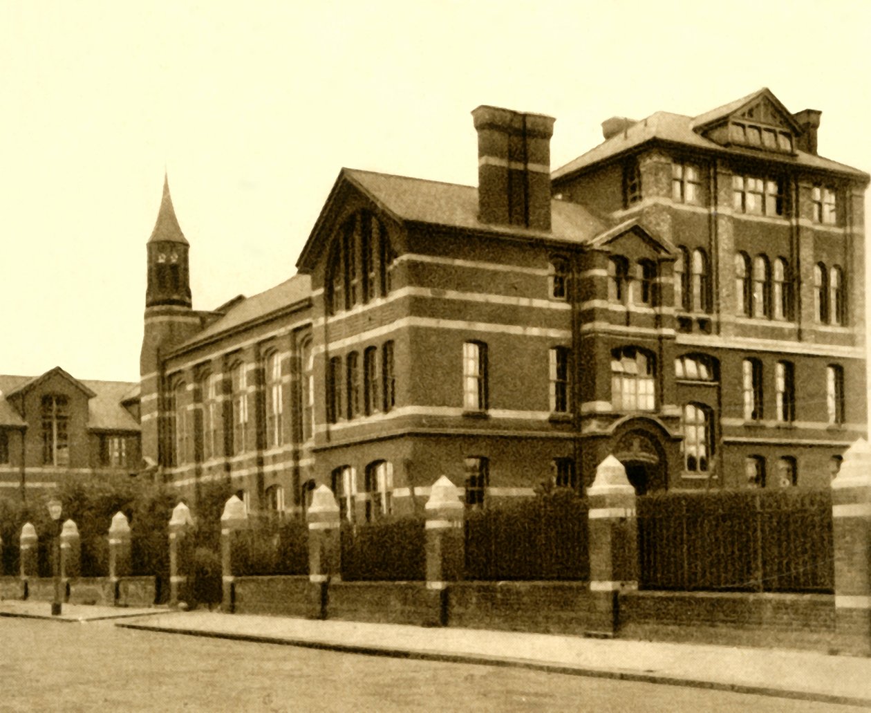 nr. 67. The Haberdashers Askes Hampstead School, 1923. av Unbekannt