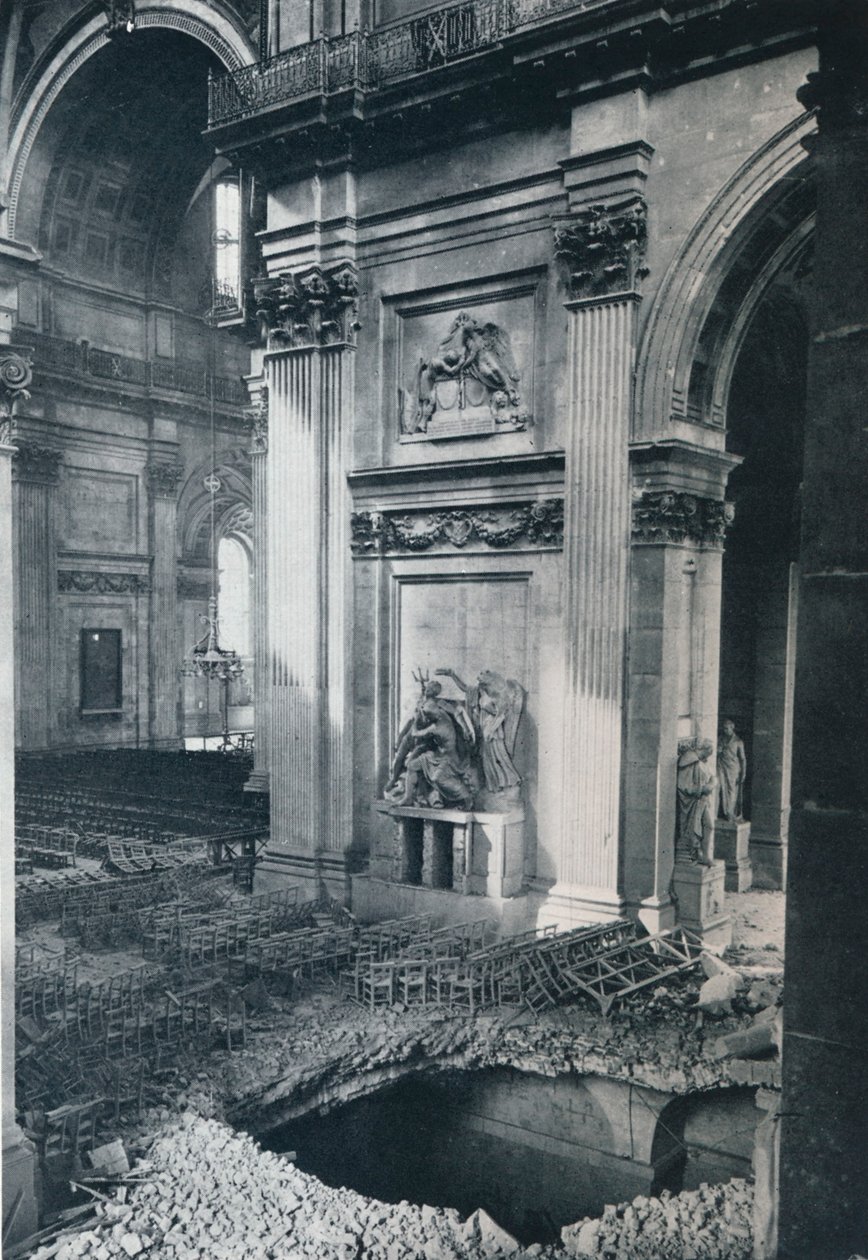 North Transept of St. Pauls Cathedral etter bombing, 1941 av Unbekannt
