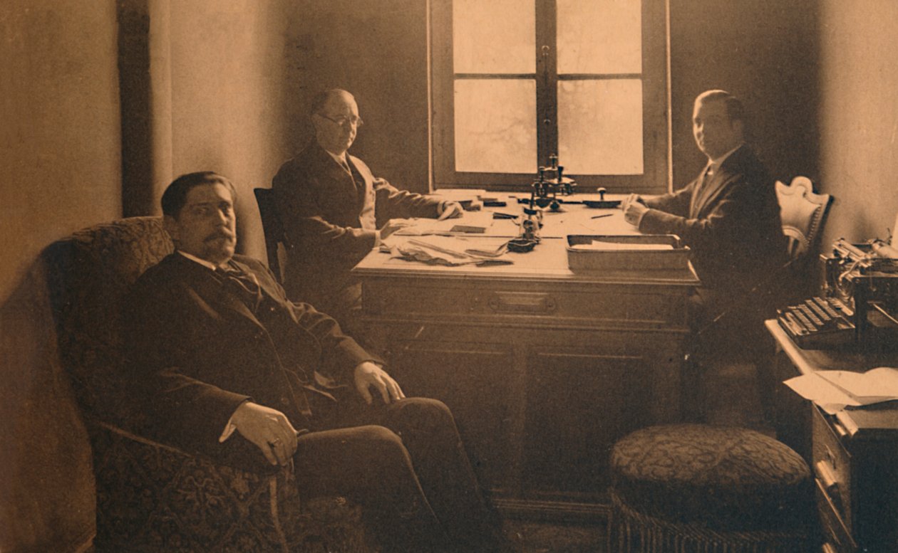 Kontoret til konsulatet ved den cubanske ambassaden i Brussel, Belgia, 1927. av Unbekannt
