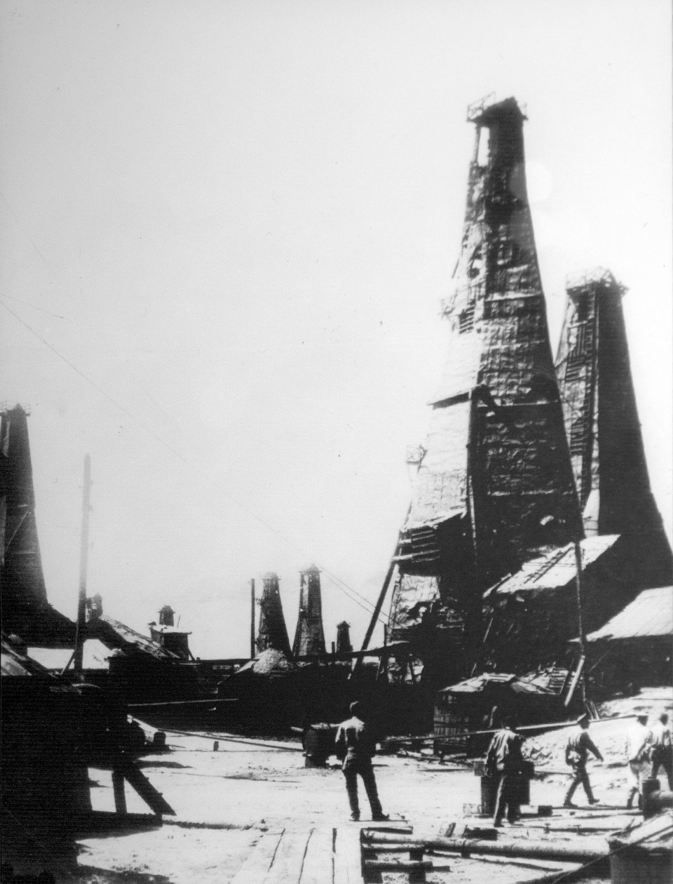 Oljeutvinning i Baku, Russland, c1903-c1906. av Unbekannt