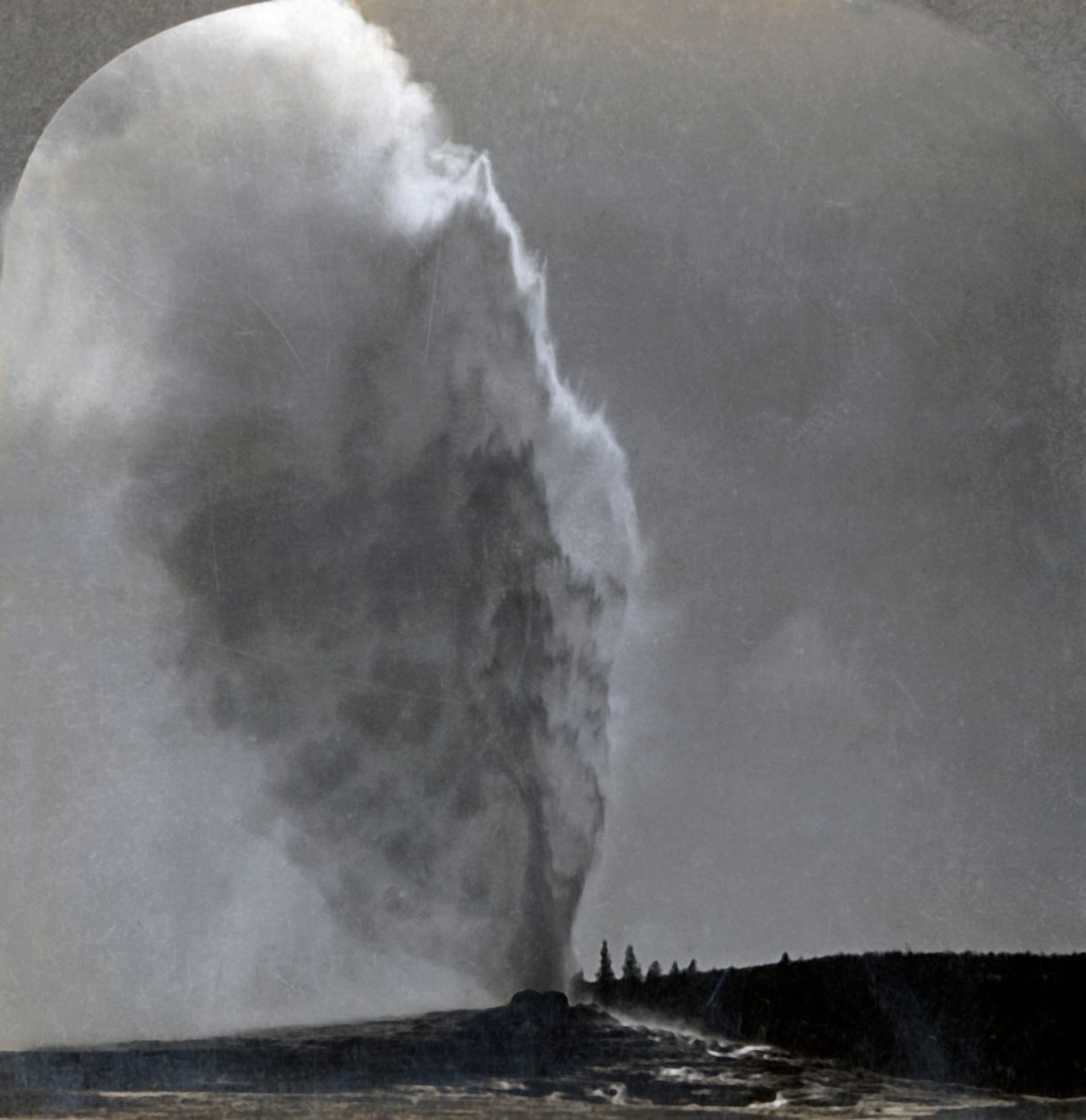 Old Faithful, Queen of Geysers, Yellowstone nasjonalpark, Wyo., USA, 1904. av Unbekannt