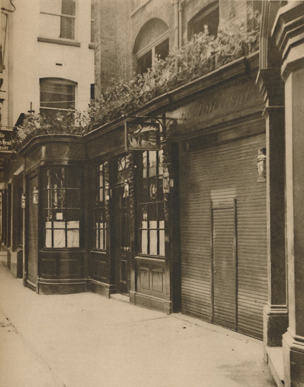 Olde Dr. Butlers Head, etablert i Masons Avenue i 1616, c1935. av Unbekannt